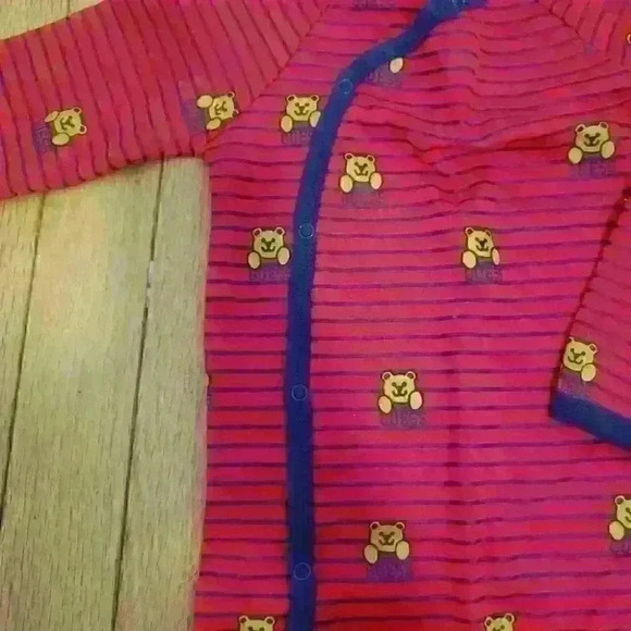 New Winnie the Pooh  Guess Onesie 12 months - Picture 4 of 4
